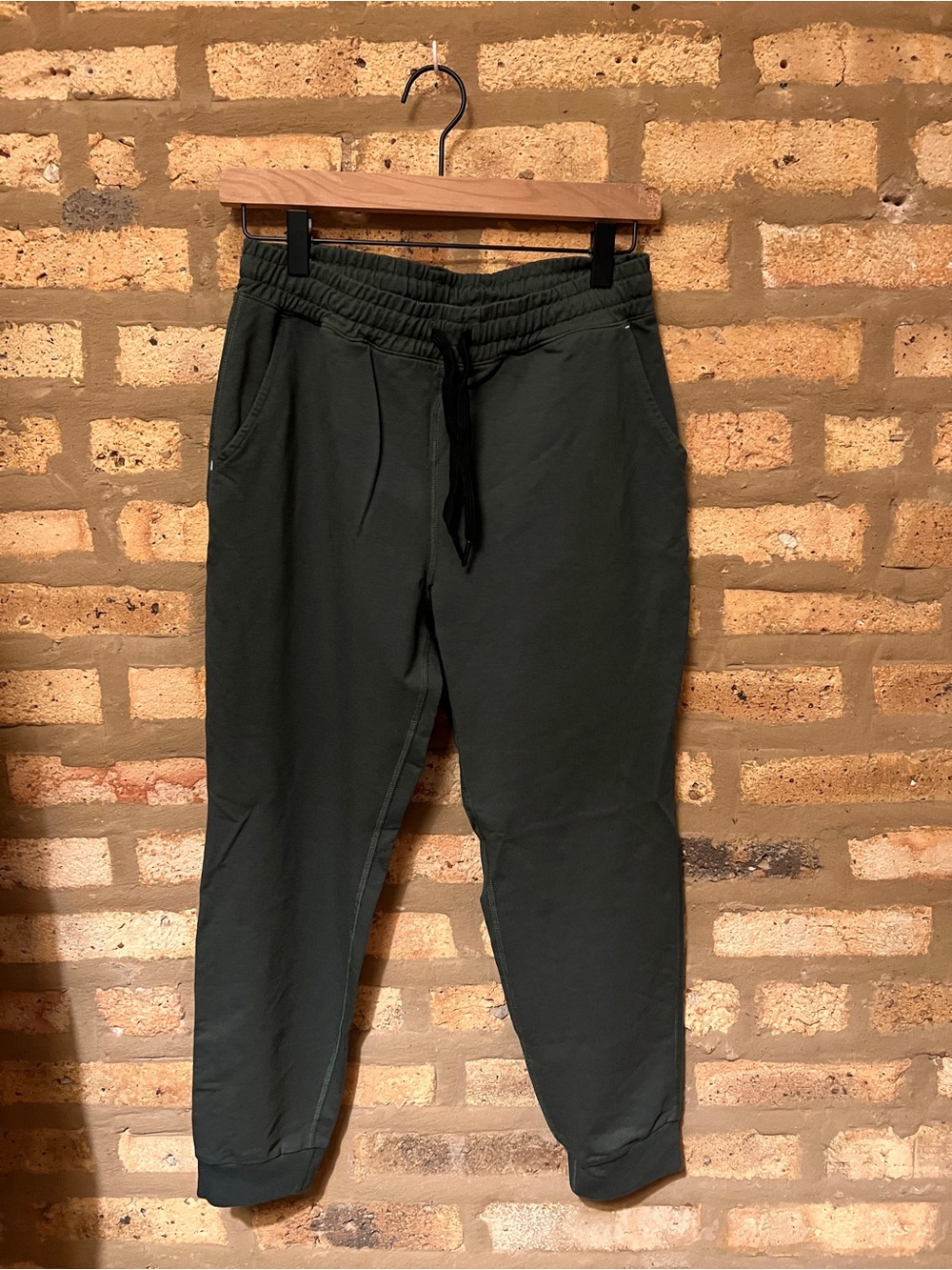 Women’s Definite Articles Highland Luxe Jogger /
Olive / S